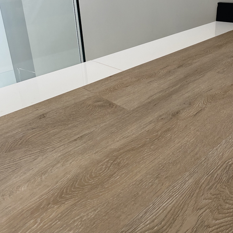 Piso Vinílico Graddus Linha Residence Pine 2mm x 22,86cm x 121,92cm