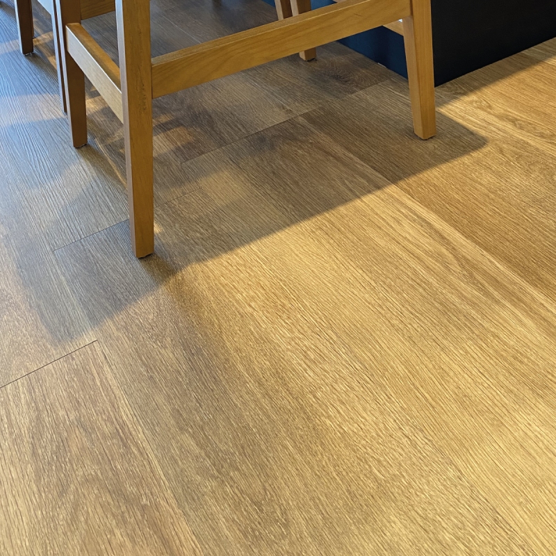 Piso Vinílico Graddus Linha Residence Pecan 2mm x 22,86cm x 121,92cm